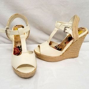 FRH Cream Wedge Shoes